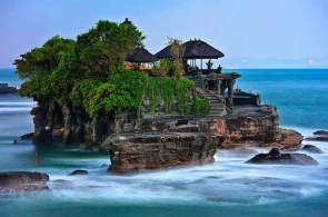 Pura Tanahl Lot - Bali
