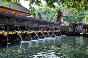 Pura Tirta Empul - Bali